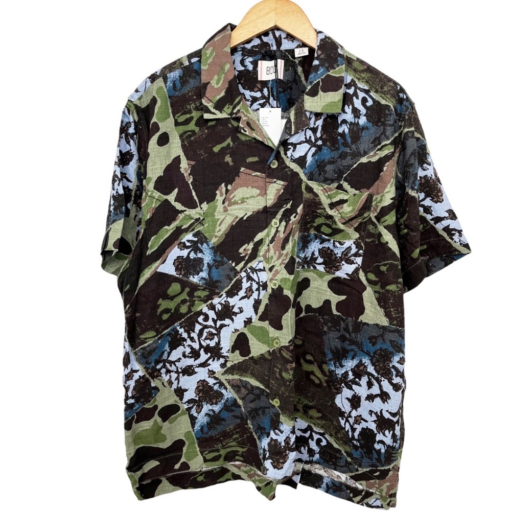 Urban Outfitters Men's Dobby Printed Camp Shirt Large NWT